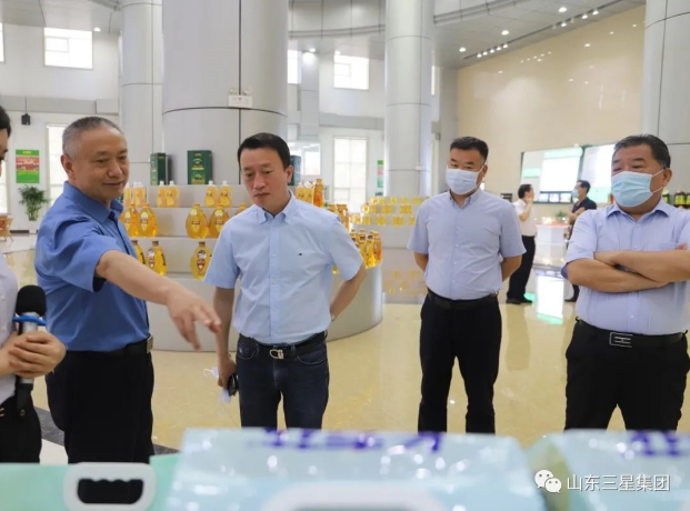 黑龍江省齊齊哈爾市糧食局黨組書記、局長(zhǎng)周建宇來(lái)山東三星集團(tuán)參觀調(diào)研
