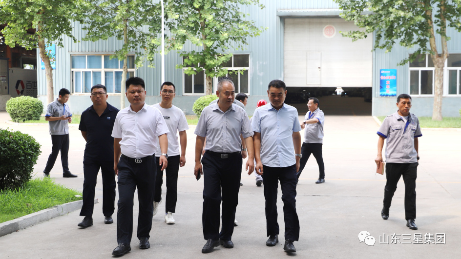 吉利新能源商用車(chē)集團(tuán)領(lǐng)導(dǎo)一行來(lái)山東三星集團(tuán)參觀(guān)考察