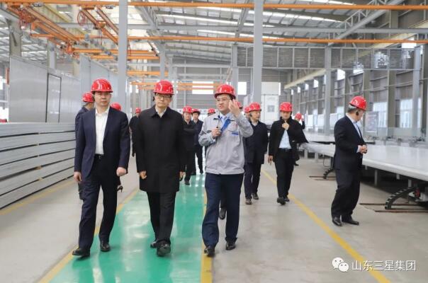 山東重工集團、濰柴動力、中國重汽集團、中通客車集團領(lǐng)導一行來機械公司交流考察